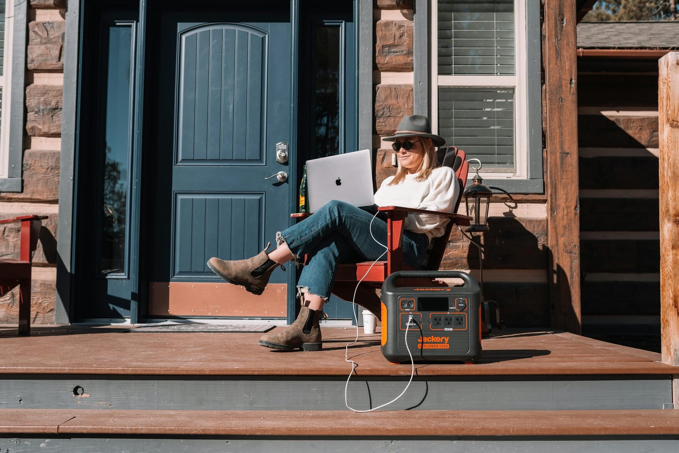 Portable backup power supplying a laptop